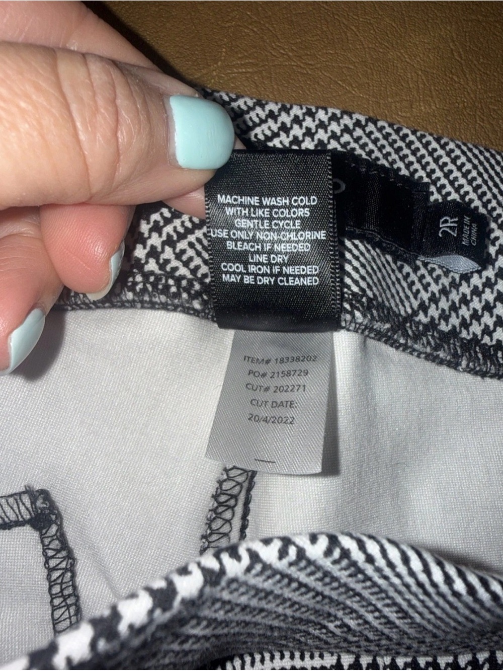 Torrid Women's Sz 2R Pull On Flat Front Career Pant Black / White Houndstooth - Picture 8 of 13